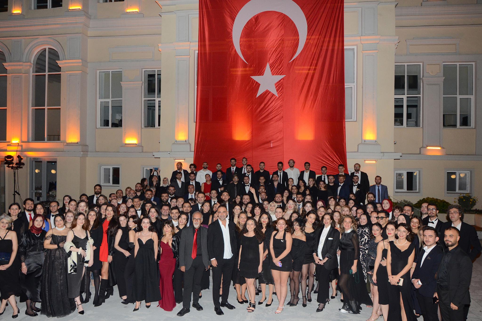 SP Architects Celebrates the 100th Anniversary of the Republic with a Ball 